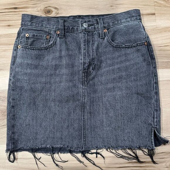 Levi’s High Rise Black Frayed Mini Skirt Women’s 29 - Picture 1 of 5